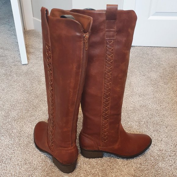 BNWOT Mia - vegan leather riding boots (size 7 - fit larger) - Picture 1 of 3